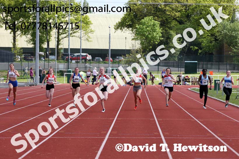 Girls under-15s 100 metres, 2019 North Eastern Track and Field Champs., Middlesbrough. Photo:  David T. Hewitson/Sports for All Pics